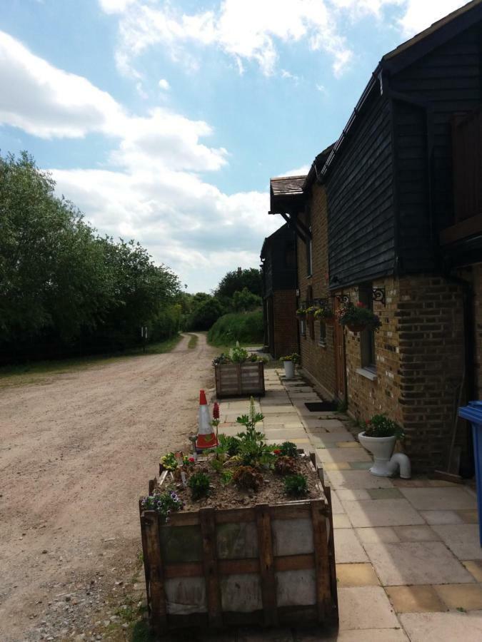 Апартаменты Watercress Barns Ситтингбурн Экстерьер фото